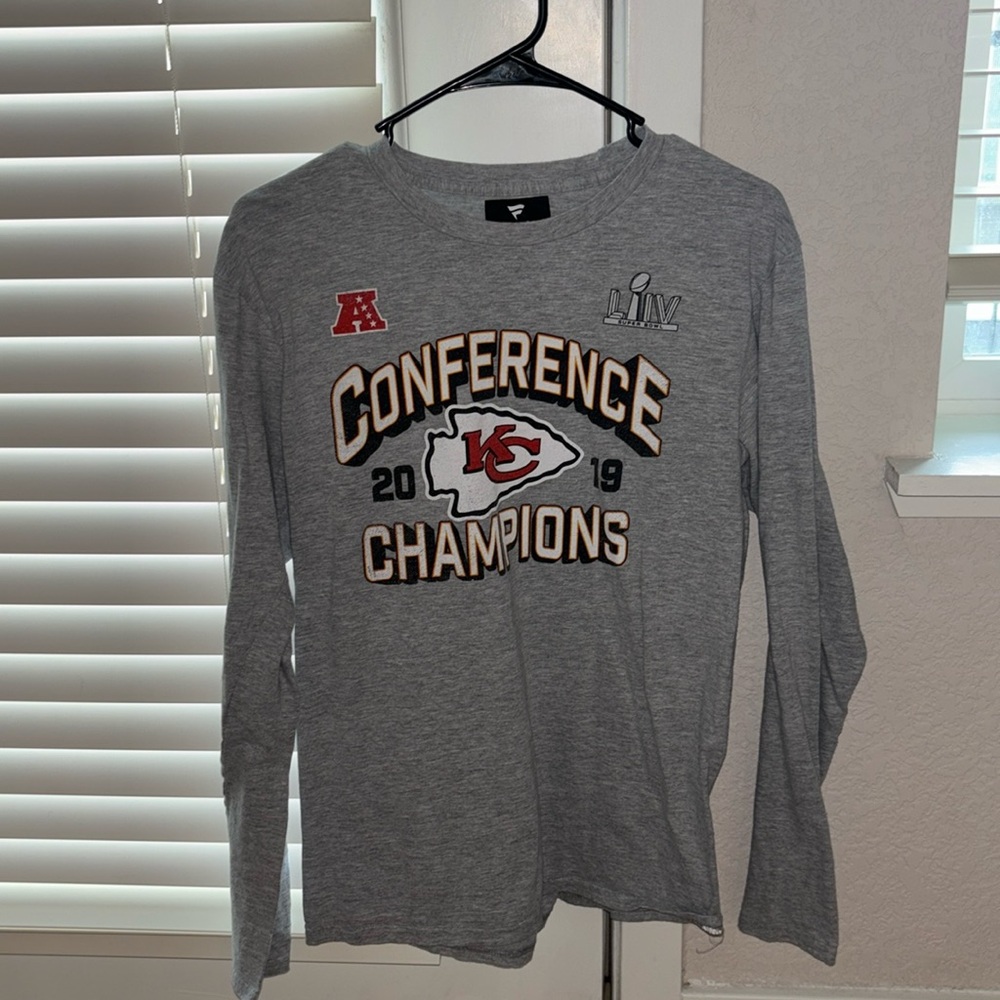 Small long sleeve chiefs shirt